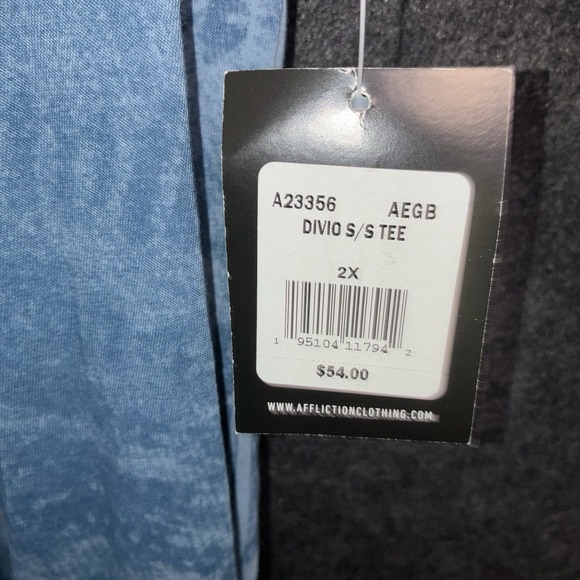 AFFLICTION Tee Live Fast Fleur de Lis T-shirt Short Sleeve Blue Black White Aop - Picture 4 of 9